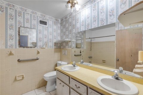 Casa en venta en South Daytona, Florida, 4 dormitorios, 188.96 m2 № 1870284 - foto 21