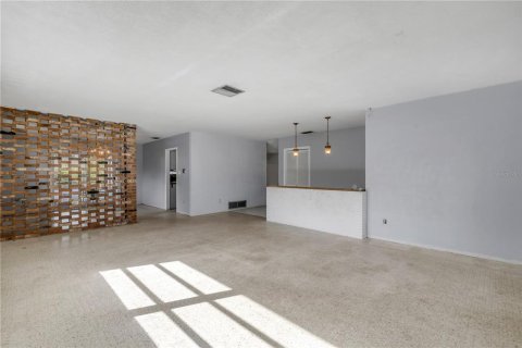 Casa en venta en South Daytona, Florida, 4 dormitorios, 188.96 m2 № 1870284 - foto 10