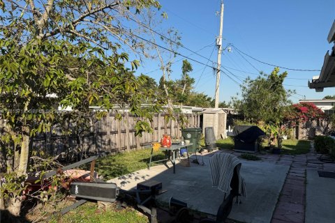 Villa ou maison à vendre à West Miami, Floride: 4 chambres, 139.82 m2 № 1984104 - photo 6