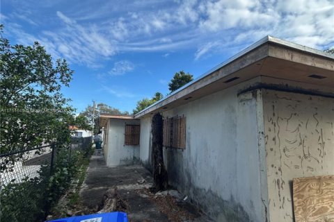 Commercial property in Miami, Florida 193.24 sq.m. № 1715204 - photo 7