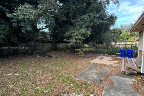 Commercial property in Miami, Florida 193.24 sq.m. № 1715204 - photo 9