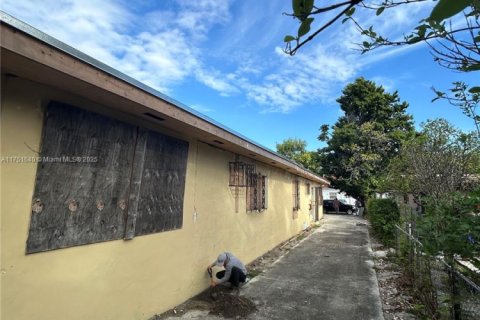 Commercial property in Miami, Florida 193.24 sq.m. № 1715204 - photo 6