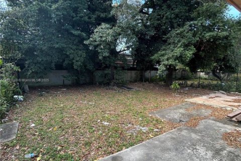 Commercial property in Miami, Florida 193.24 sq.m. № 1715204 - photo 8