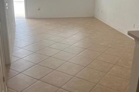 Copropriété à louer à Kissimmee, Floride: 3 chambres, 120.4 m2 № 2107533 - photo 2