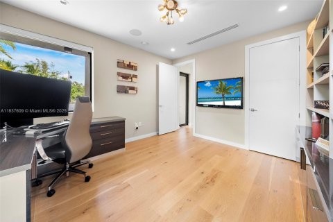 Купить виллу или дом в Саут-Майами, Флорида 6 спален, 431.62м2, № 2012562 - фото 28