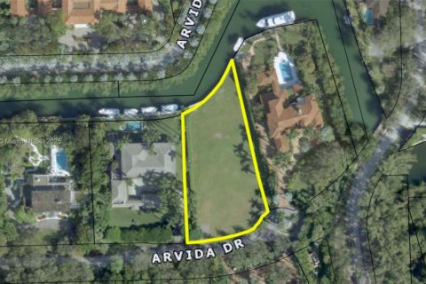 Terreno en venta en Coral Gables, Florida № 1981864 - foto 1