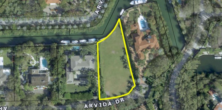 Terreno en Coral Gables, Florida № 1981864