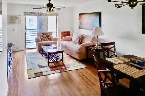 Condo à Sunrise, Floride, 2 chambres  № 2080737