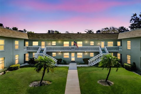 Copropriété à vendre à Tarpon Springs, Floride: 1 chambre, 62.15 m2 № 1676965 - photo 1