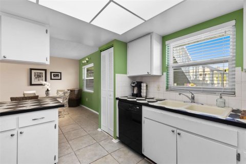 Copropriété à vendre à Tarpon Springs, Floride: 1 chambre, 62.15 m2 № 1676965 - photo 15