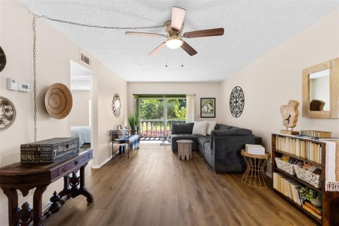 Copropriété à vendre à Tarpon Springs, Floride: 1 chambre, 62.15 m2 № 1676965 - photo 2