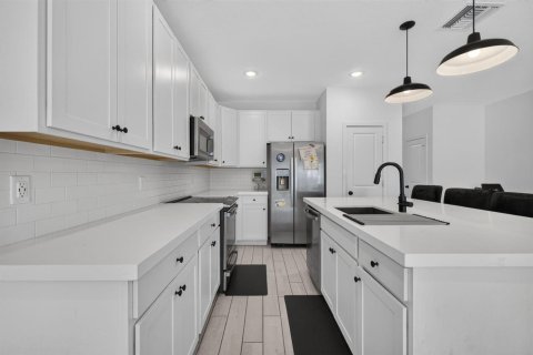 Townhouse in Port St. Lucie, Florida 3 bedrooms, 157 sq.m. № 2264947 - photo 9