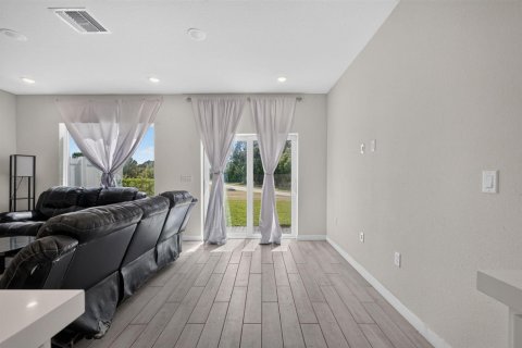 Townhouse in Port St. Lucie, Florida 3 bedrooms, 157 sq.m. № 2264947 - photo 11