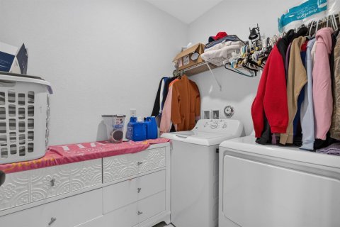 Townhouse in Port St. Lucie, Florida 3 bedrooms, 157 sq.m. № 2264947 - photo 28
