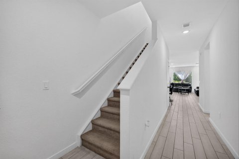 Townhouse in Port St. Lucie, Florida 3 bedrooms, 157 sq.m. № 2264947 - photo 4