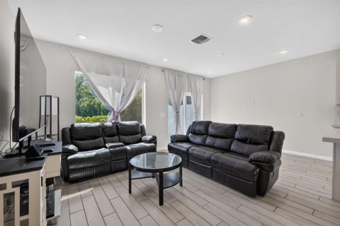 Townhouse in Port St. Lucie, Florida 3 bedrooms, 157 sq.m. № 2264947 - photo 13