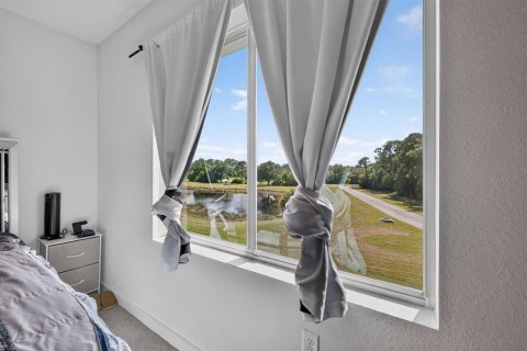 Townhouse in Port St. Lucie, Florida 3 bedrooms, 157 sq.m. № 2264947 - photo 22