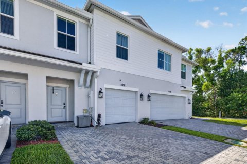 Townhouse in Port St. Lucie, Florida 3 bedrooms, 157 sq.m. № 2264947 - photo 2