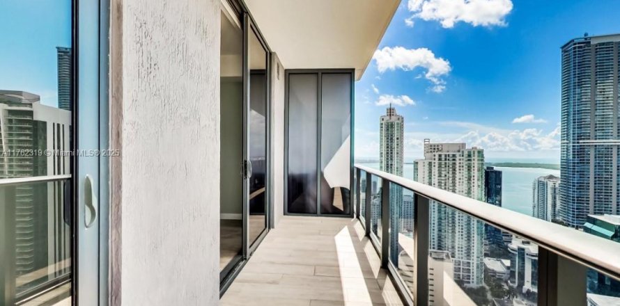 Condominio en Miami, Florida, 1 dormitorio № 1862646