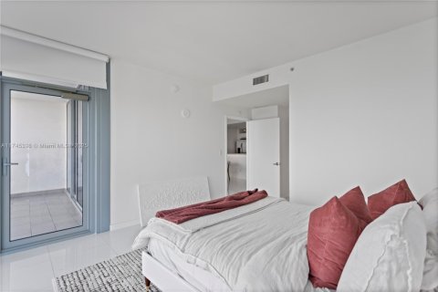 Condo in Miami, Florida, 1 bedroom  № 1940338 - photo 20