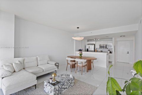Copropriété à vendre à Miami, Floride: 1 chambre, 71.81 m2 № 1940338 - photo 12