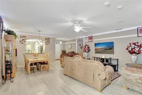 Villa ou maison à vendre à Davenport, Floride: 3 chambres, 163.79 m2 № 1824194 - photo 3