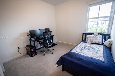 Villa ou maison à louer à Miami, Floride: 5 chambres, 207.45 m2 № 1967498 - photo 25