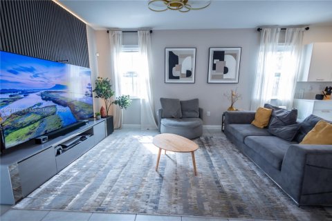 Villa ou maison à louer à Miami, Floride: 5 chambres, 207.45 m2 № 1967498 - photo 11