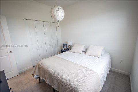 Villa ou maison à louer à Miami, Floride: 5 chambres, 207.45 m2 № 1967498 - photo 23