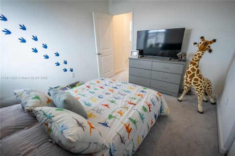 Villa ou maison à louer à Miami, Floride: 5 chambres, 207.45 m2 № 1967498 - photo 18