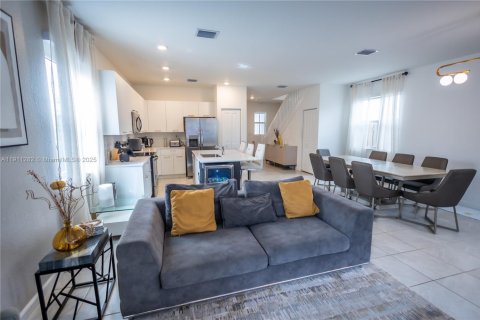 Villa ou maison à louer à Miami, Floride: 5 chambres, 207.45 m2 № 1967498 - photo 8