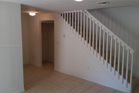 Adosado en alquiler en Miami, Florida, 4 dormitorios, 100.89 m2 № 1966771 - foto 4