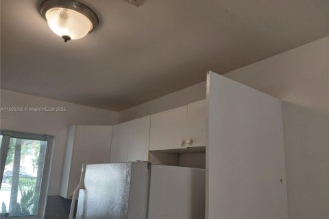 Adosado en alquiler en Miami, Florida, 4 dormitorios, 100.89 m2 № 1966771 - foto 29