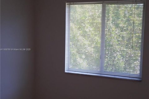 Adosado en alquiler en Miami, Florida, 4 dormitorios, 100.89 m2 № 1966771 - foto 18