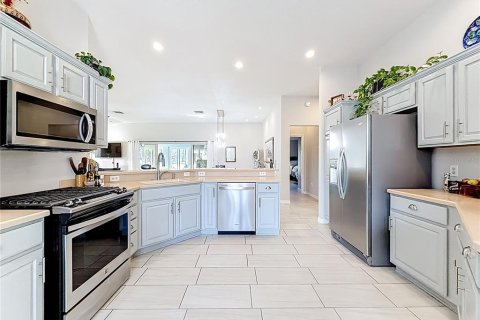 Casa en venta en The Villages, Florida, 3 dormitorios, 179.67 m2 № 2226360 - foto 13