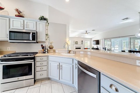 Casa en venta en The Villages, Florida, 3 dormitorios, 179.67 m2 № 2226360 - foto 16