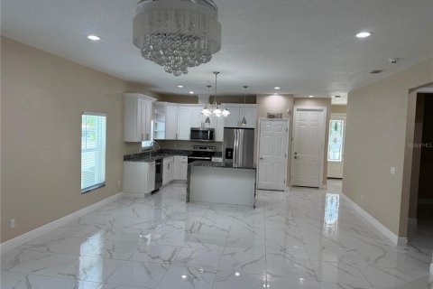 Villa ou maison à vendre à Tampa, Floride: 3 chambres, 151.06 m2 № 2285570 - photo 11