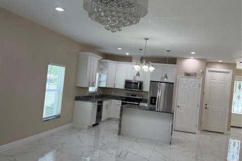Villa ou maison à vendre à Tampa, Floride: 3 chambres, 151.06 m2 № 2285570 - photo 3