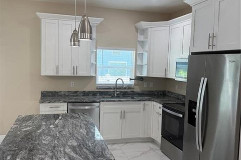 Villa ou maison à vendre à Tampa, Floride: 3 chambres, 151.06 m2 № 2285570 - photo 6