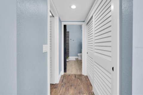 Townhouse in Treasure Island, Florida 2 bedrooms, 162.58 sq.m. № 1587248 - photo 23