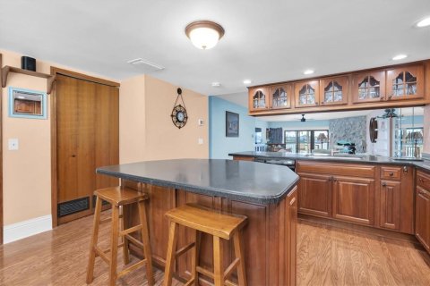 Townhouse in Treasure Island, Florida 2 bedrooms, 162.58 sq.m. № 1587248 - photo 14
