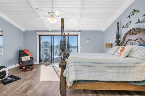 Townhouse in Treasure Island, Florida 2 bedrooms, 162.58 sq.m. № 1587248 - photo 22