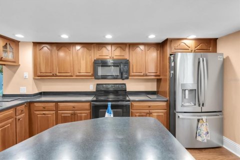 Townhouse in Treasure Island, Florida 2 bedrooms, 162.58 sq.m. № 1587248 - photo 15
