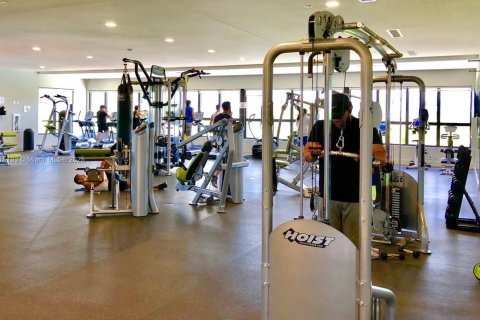 House in Doral, Florida 3 bedrooms, 195.09 sq.m. № 1971232 - photo 22