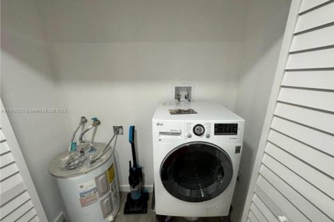 Купить кондоминиум в Майами, Флорида 2 спальни, 78.97м2, № 2017196 - фото 19