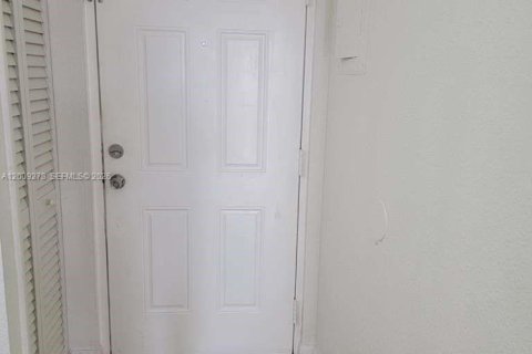 Condo in Miami, Florida, 2 bedrooms  № 2073708 - photo 25