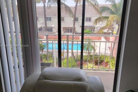 Condo in Miami, Florida, 2 bedrooms  № 2073708 - photo 22