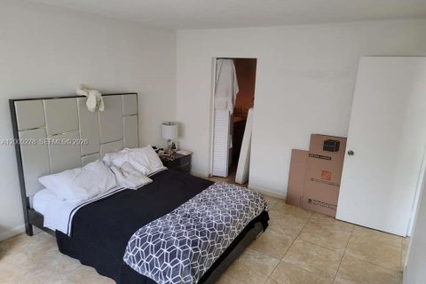Condo in Miami, Florida, 2 bedrooms  № 2073708 - photo 16