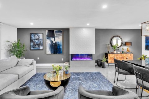 Townhouse in Miami, Florida 3 bedrooms, 156.08 sq.m. № 2003563 - photo 8