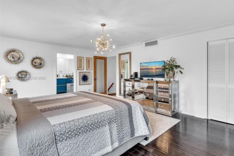 Townhouse in Miami, Florida 3 bedrooms, 156.08 sq.m. № 2003563 - photo 17